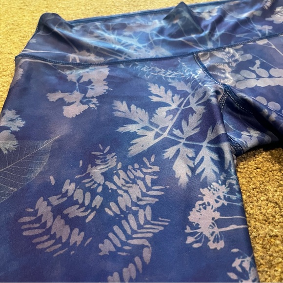 My Inner Fire - Yoga Crop Legging - Size 10 - Picture 3 of 10